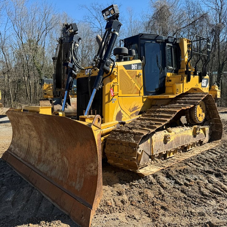 2015 CATERPILLAR D6T LGP