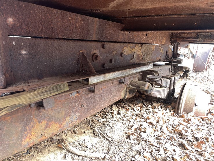 #13026-•-(1)-vintage-truck-and-(2)-vintage-cars-(no-title)-image-69