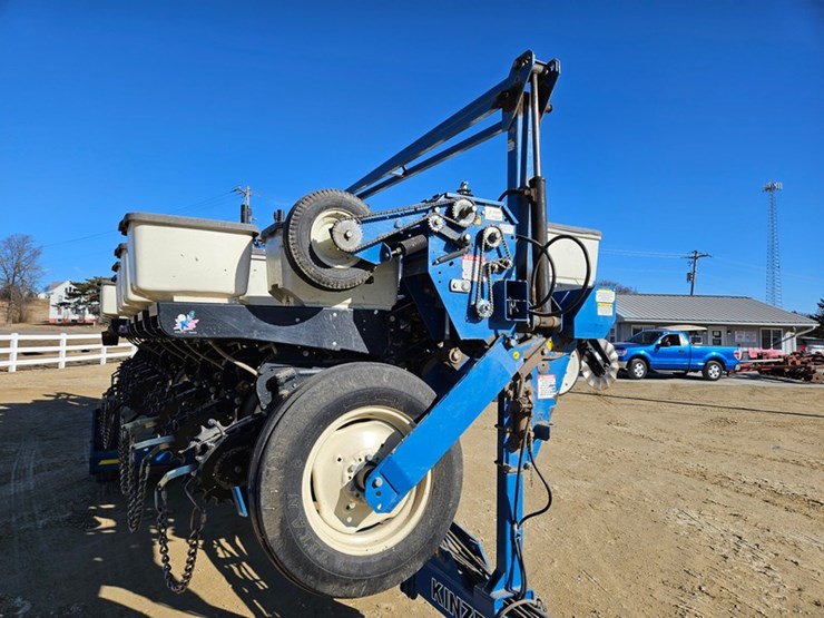 kinze-3600-image-11