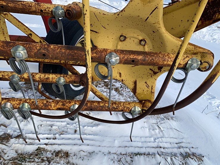 new-holland-258-image-11