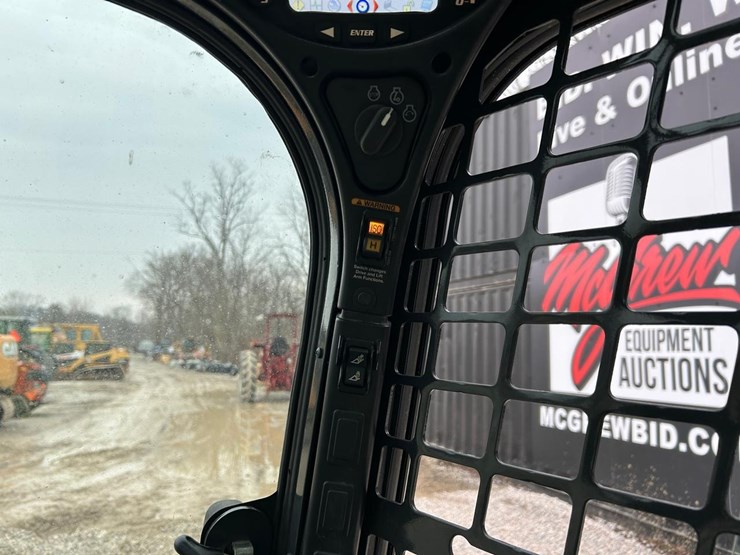 2022-bobcat-t770-image-23