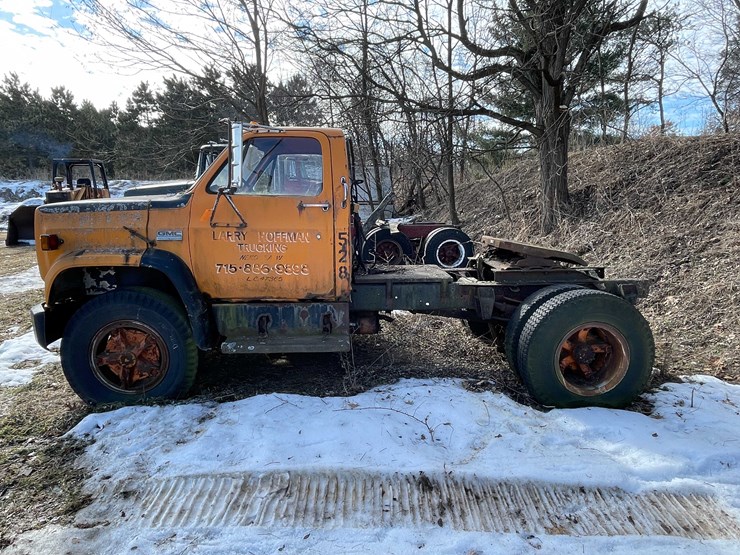 #13018-•-1974-gmc-6500-tractor-(has-wi-title)-image-8