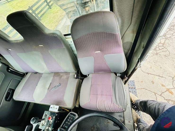 2012-international-durastar-4300-image-83