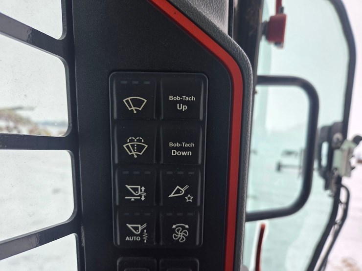 2023-bobcat-s76-image-33