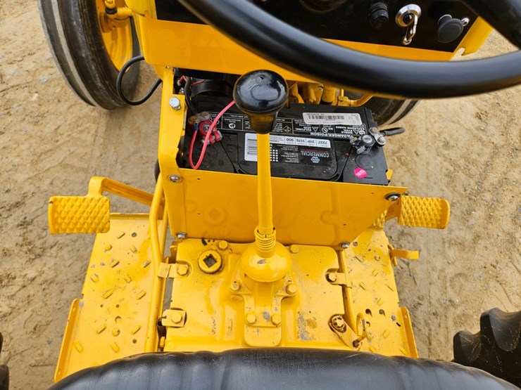 #47-•-international-2506-tractor-image-26