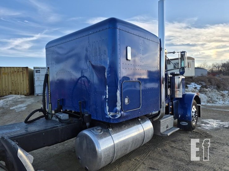 1995-peterbilt-379-image-11