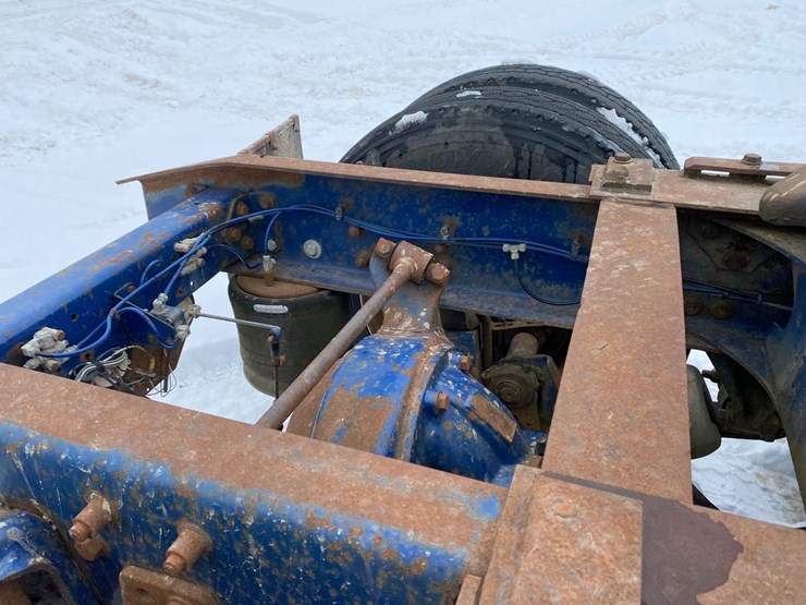 1994-freightliner-day-cab-semi-image-24