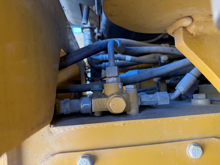 2012-caterpillar-950k-image-58