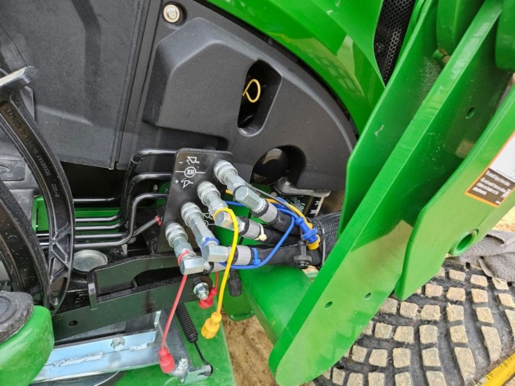 2025-john-deere-2038r-image-20