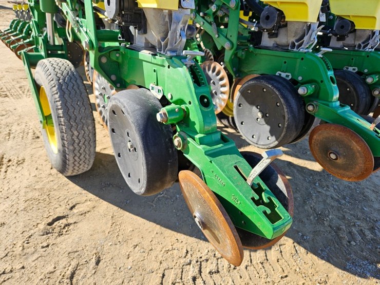 2017-john-deere-1795-image-53