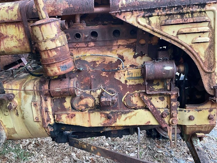 minneapolis-moline-parts-tractor-image-13