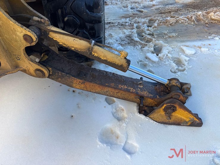 2000-deere-310se-image-19