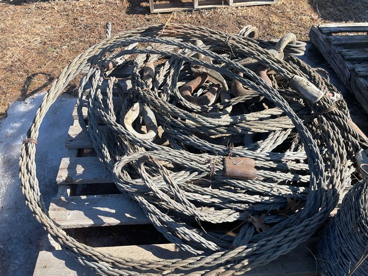#13094-•-pile-of-steel-cables-image-6