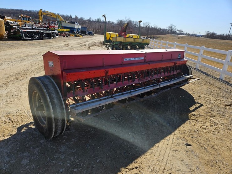 massey-ferguson-12-image-3