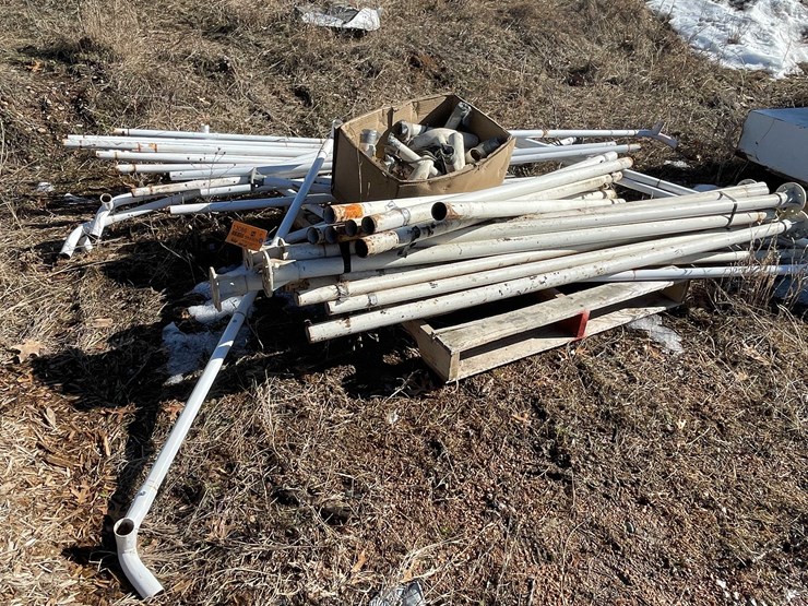 #13086-•-pallet-of-metal-poles-image-1
