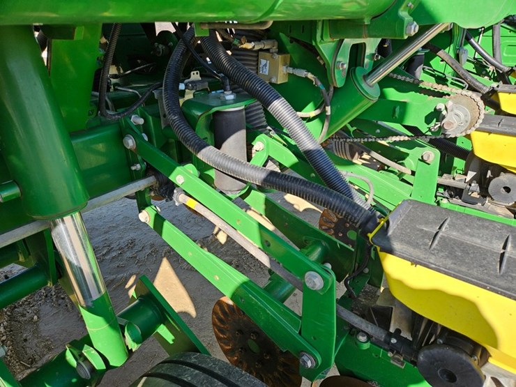 2017-john-deere-1795-image-70