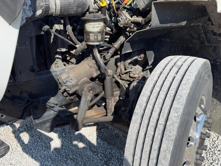 2007-international-7400-image-45