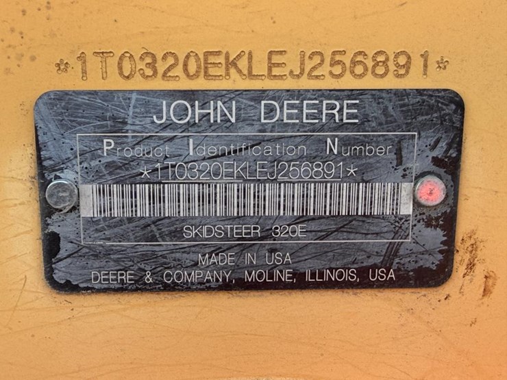 2014-deere-320e-image-17