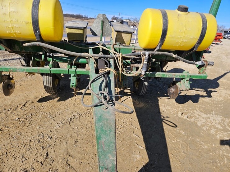 john-deere-7000-image-10