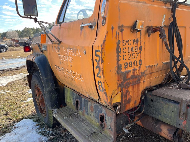 #13018-•-1974-gmc-6500-tractor-(has-wi-title)-image-38