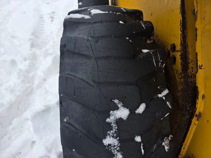 john-deere-317-image-9