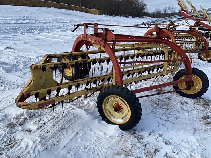 new-holland-260-image-5