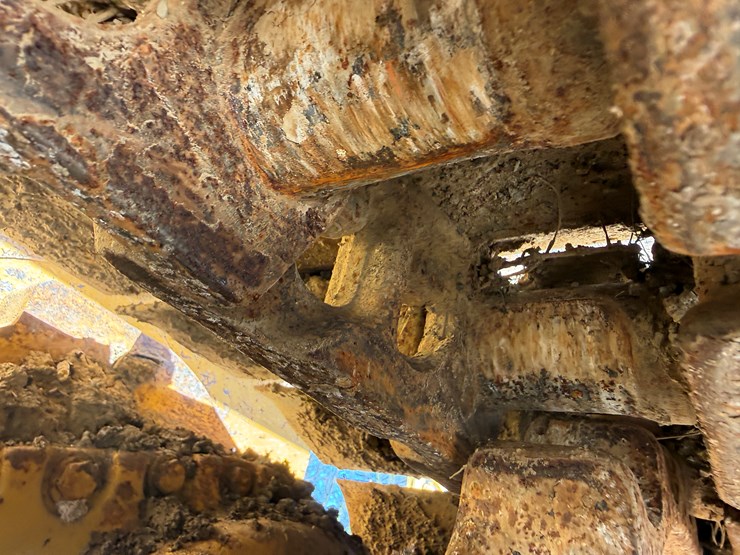 2006-deere-700j-image-57