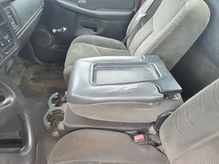 2004-chevrolet-2500-image-29