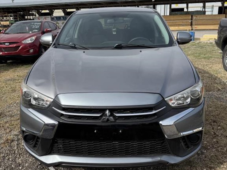2019-mitsubishi-outlander-image-2