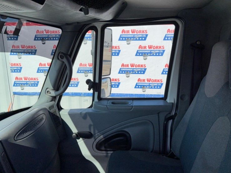 2007-international-7400-image-12