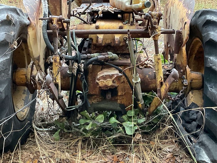 minneapolis-moline-parts-tractor-image-5