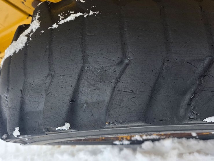 john-deere-317-image-11