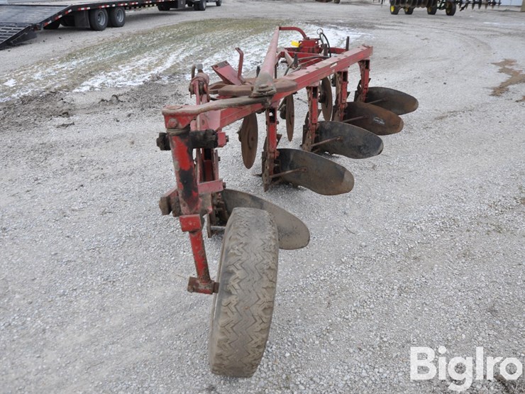 international-550-image-6