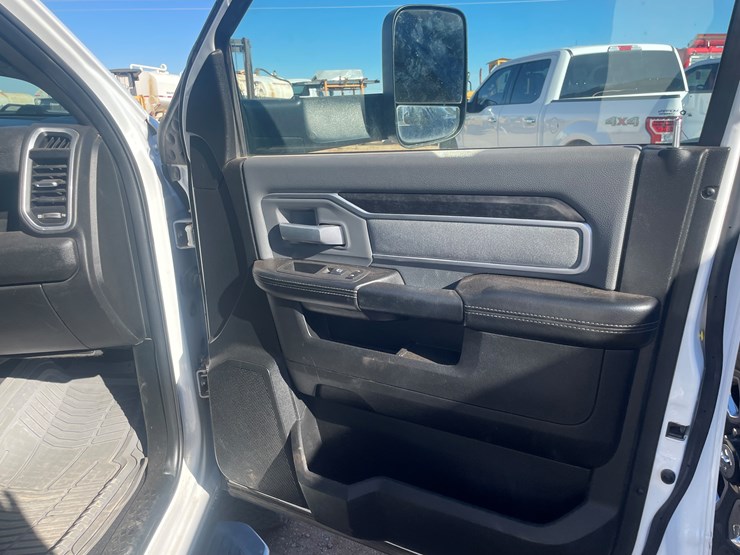 2021-dodge-2500-image-42