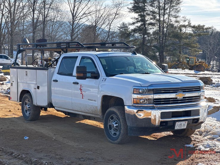 2018-chevrolet-2500-image-1