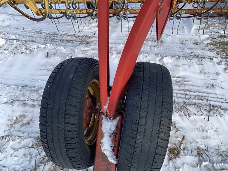 new-holland-258-image-6