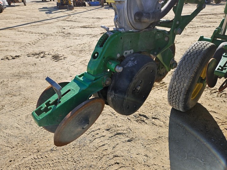 2017-john-deere-1795-image-55