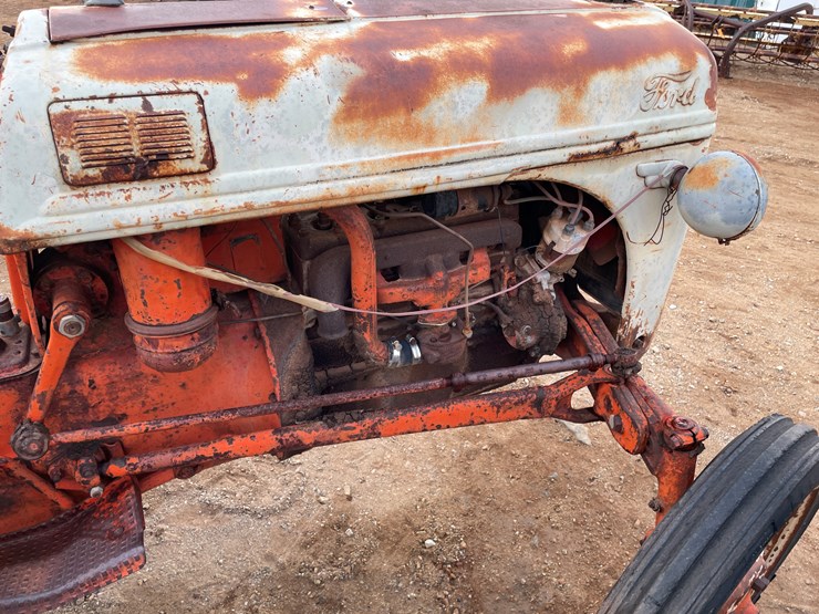 ford-tractor-image-4