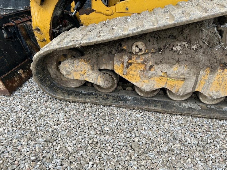 2019-caterpillar-279d3-image-16