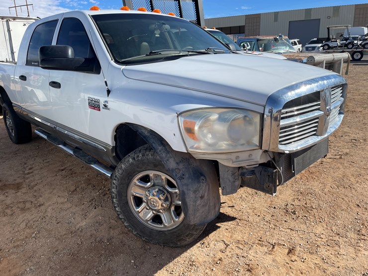 2009-dodge-2500-image-3