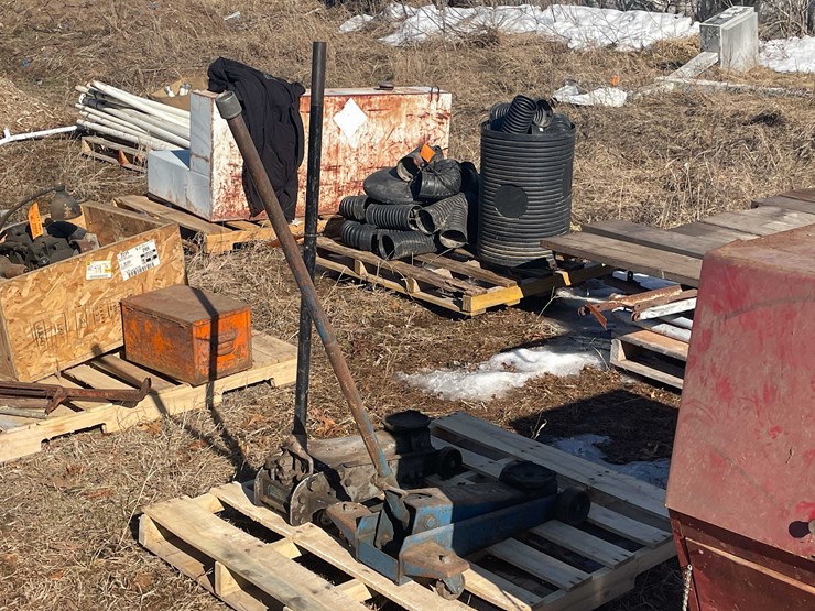 #13096-•-(2)-floor-jacks-image-4