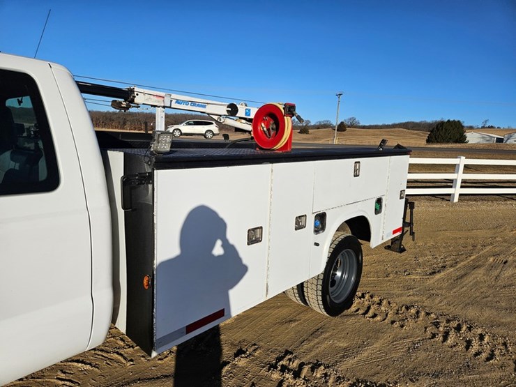 2012-ford-f550-image-10