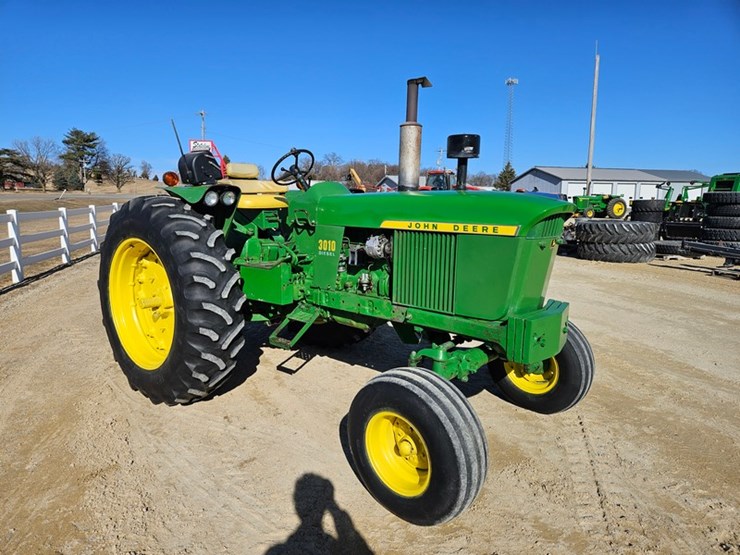 john-deere-3010-image-7
