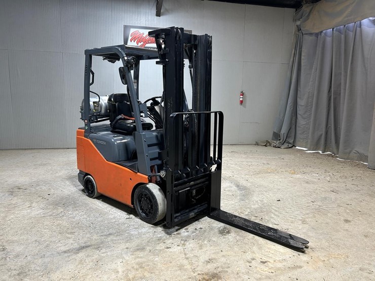 2020-toyota-8fgcsu20-image-6