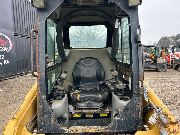 caterpillar-277b-image-21