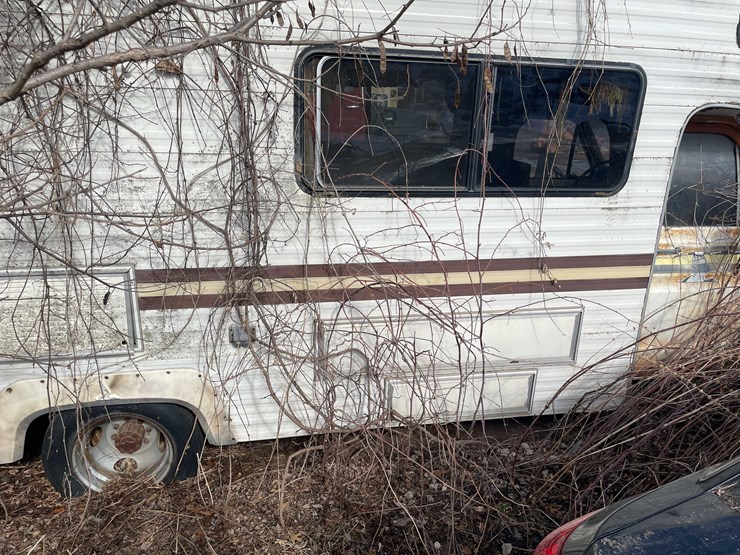 #13021-•-1977-mallard-coach-(no-title)-image-21