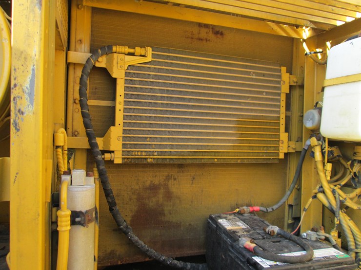 deere-200-lc-image-11