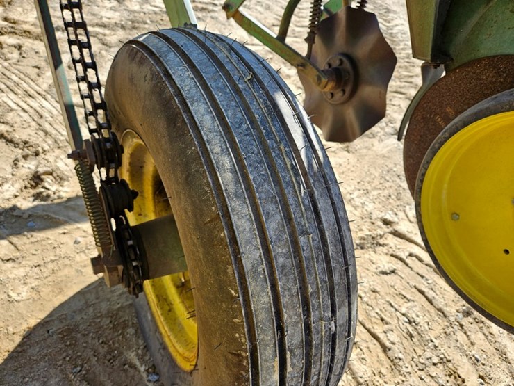 john-deere-7000-image-18