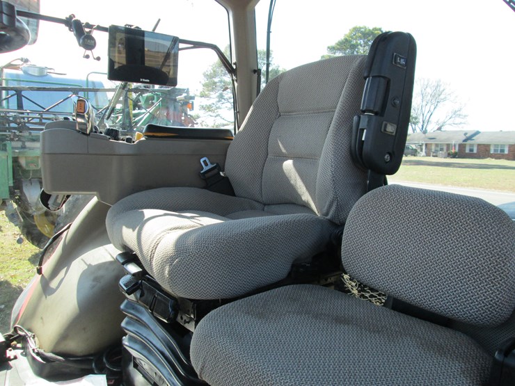 case-ih-magnum-305-image-34