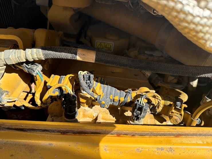 2015-caterpillar-d6t-lgp-image-50